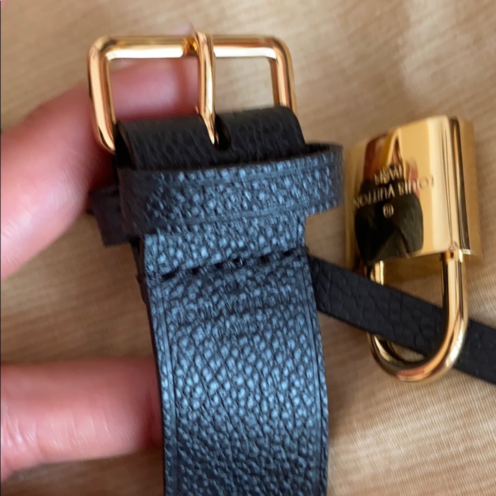LOUIS Vuitton key set